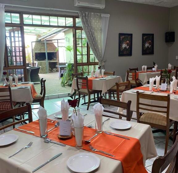 בית מלון כפרי Savoy