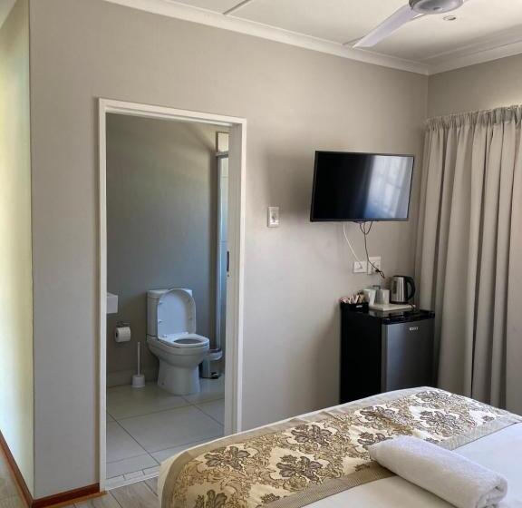 בית מלון כפרי Savoy