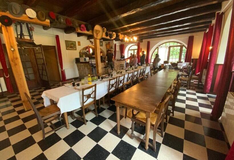 פנסיון L Oustaliere