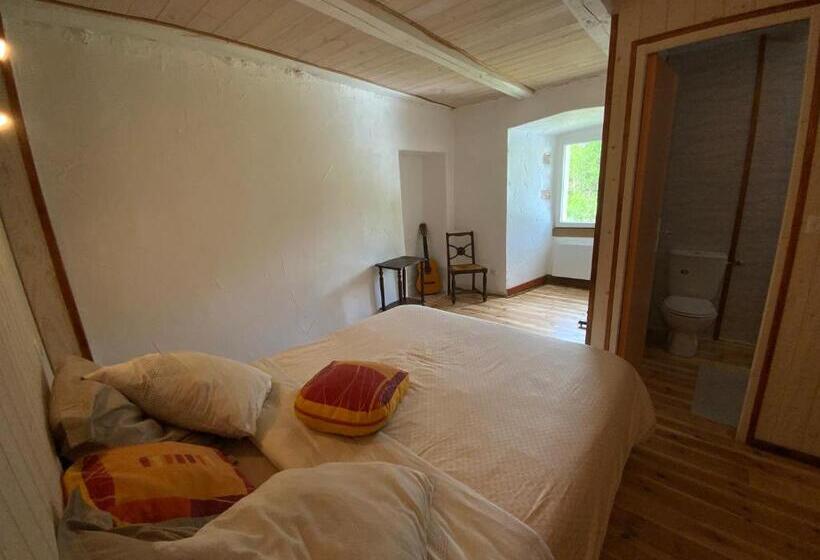 פנסיון L Oustaliere