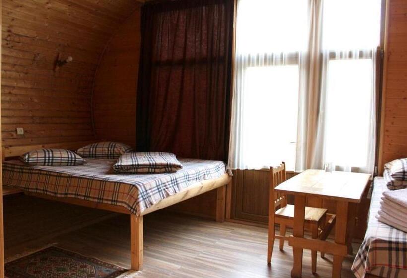 هاستل Harsnadzor Eco Resort