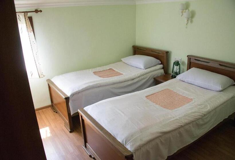 B&b Odzun