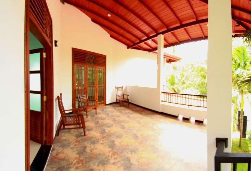 تختخواب و صبحانه Grand Residence