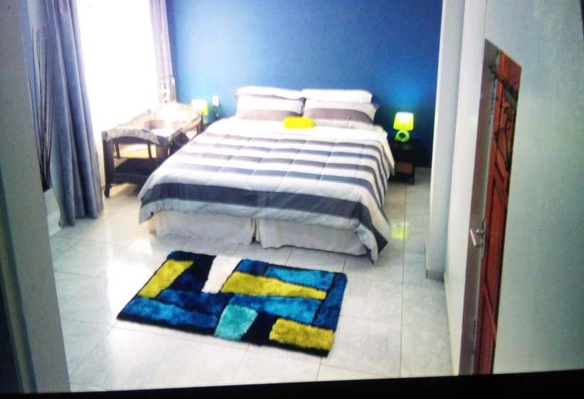 تختخواب و صبحانه Svilla