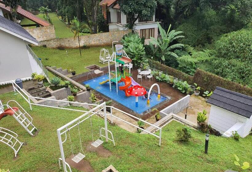 هتل Ariandri Puncak