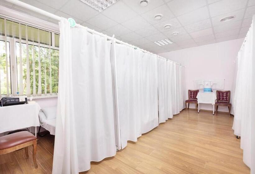 هتل Arzni Health Resort