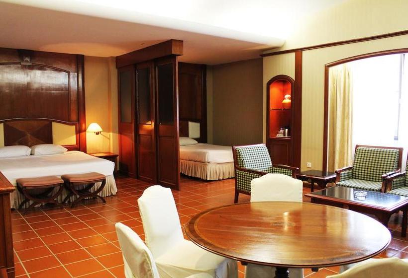 هتل Ponderosa Golf & Country Resort