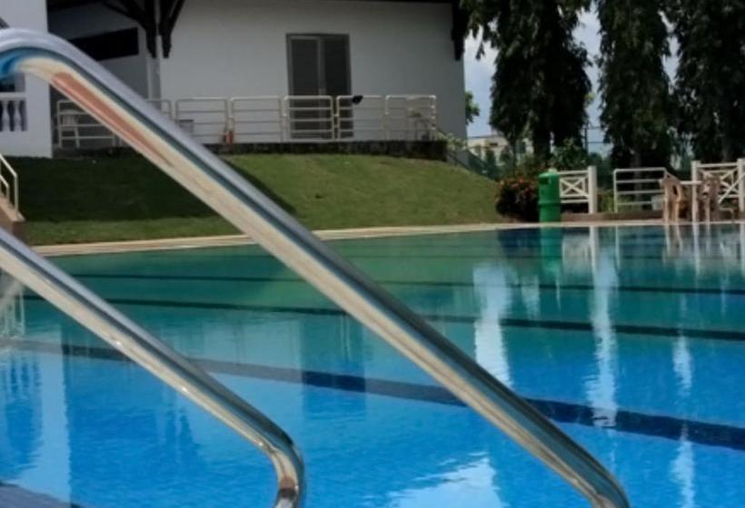 هتل Ponderosa Golf & Country Resort