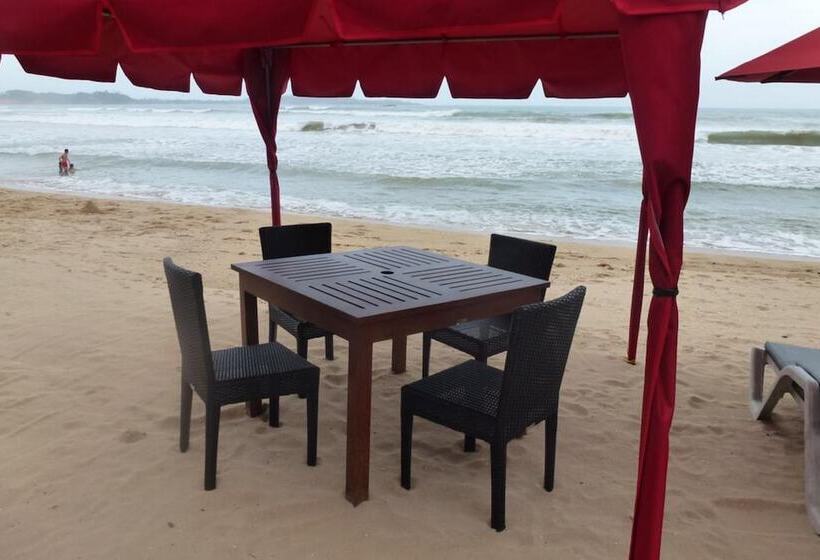 Отель Samaru Beach House