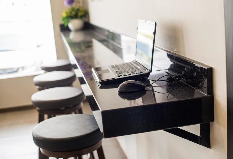 Fotos del hotel Zamburger Victory City:  16