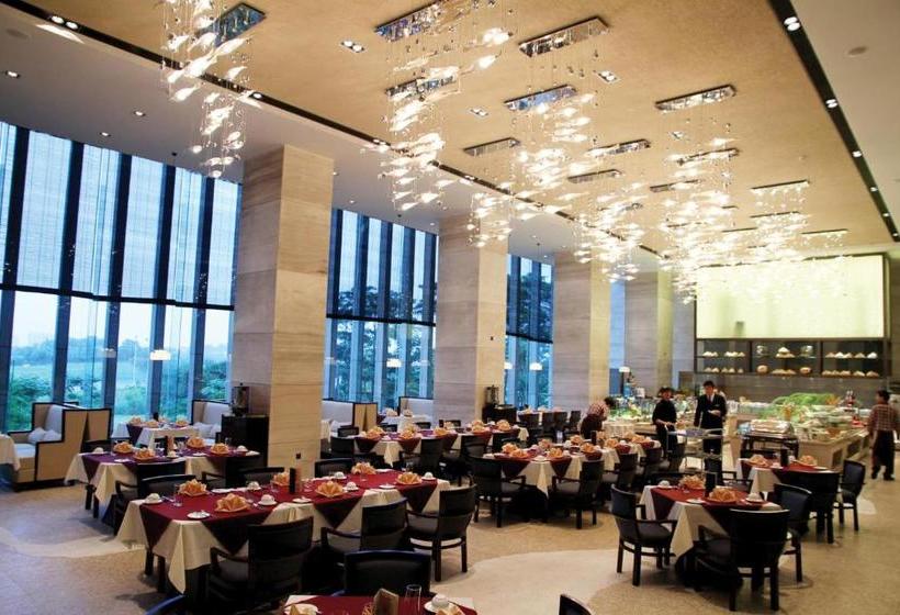 استراحتگاه Shenzhen Castle Golf