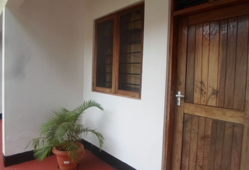 Tarn Hut Resort