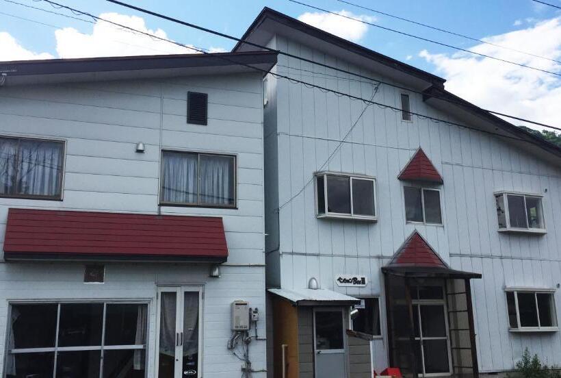 هاستل Hakuba Cortina Backpackers