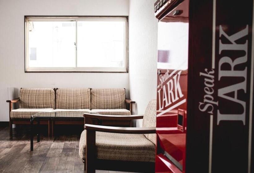 هاستل Hakuba Cortina Backpackers