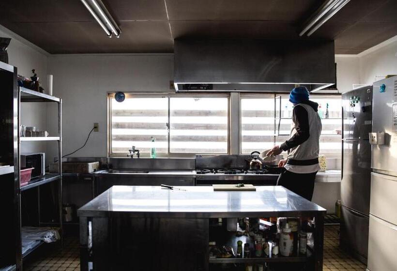 هاستل Hakuba Cortina Backpackers