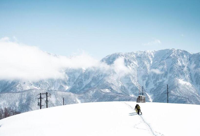 هاستل Hakuba Cortina Backpackers