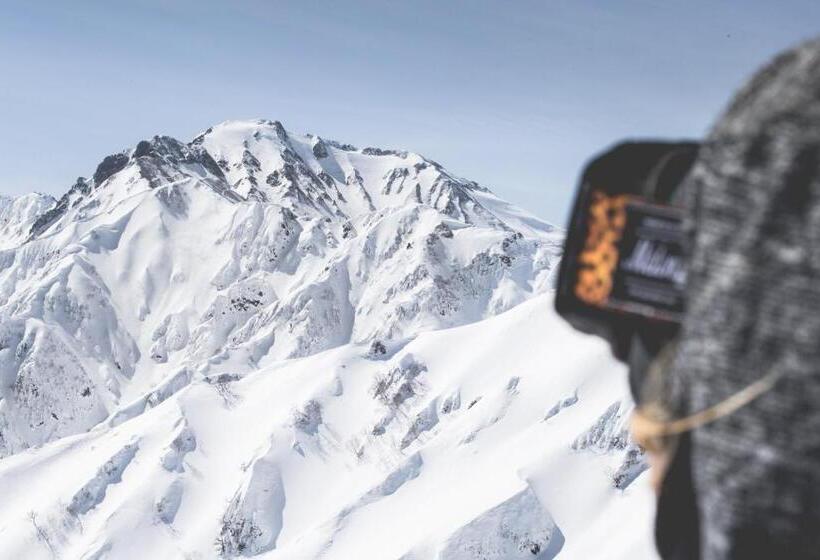 هاستل Hakuba Cortina Backpackers