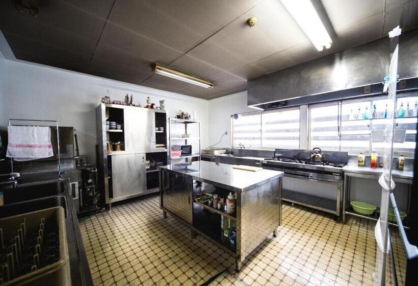 هاستل Hakuba Cortina Backpackers