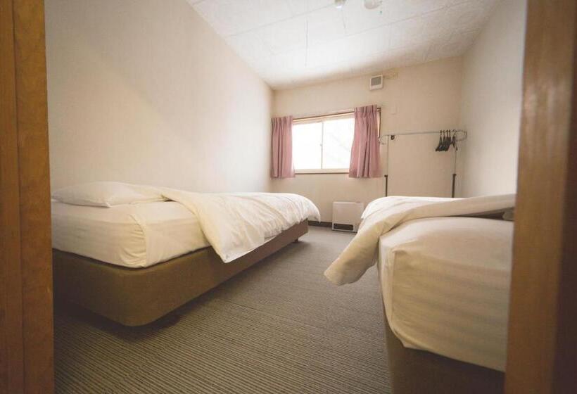 هاستل Hakuba Cortina Backpackers