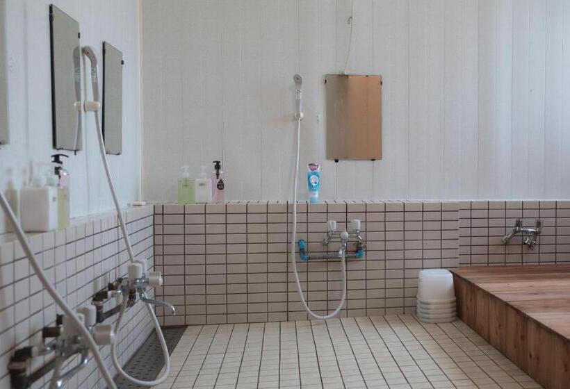 هاستل Hakuba Cortina Backpackers