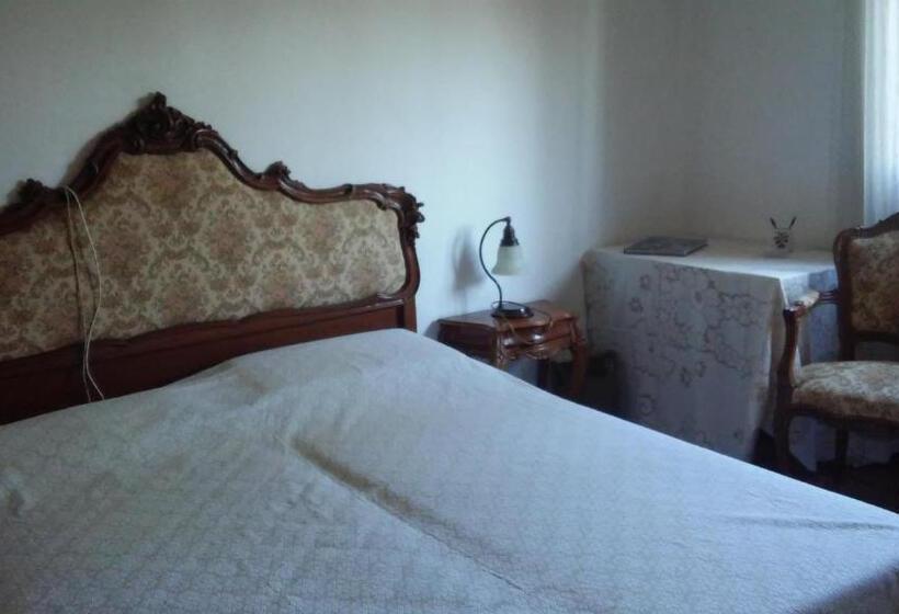تختخواب و صبحانه Villa Le Coccinelle