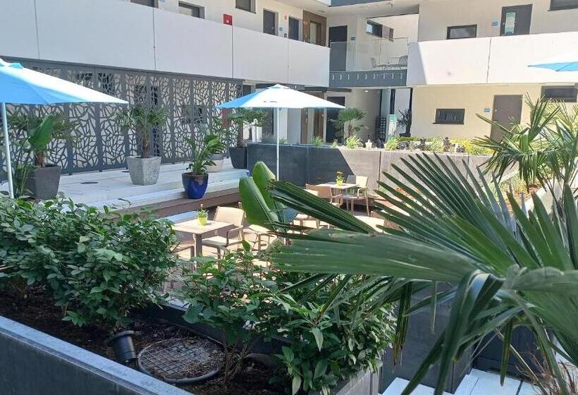 Sunset Resort   Lakeside Apartment