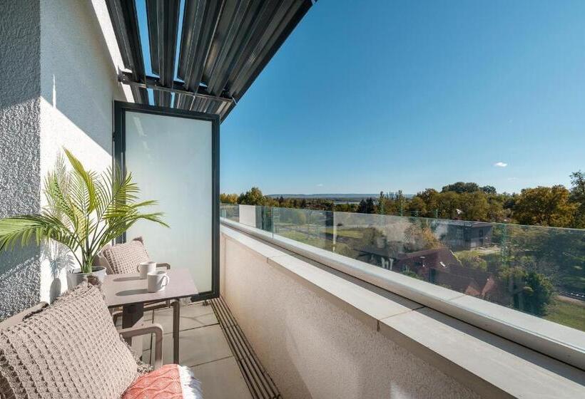 Sunset Resort   Lakeside Apartment