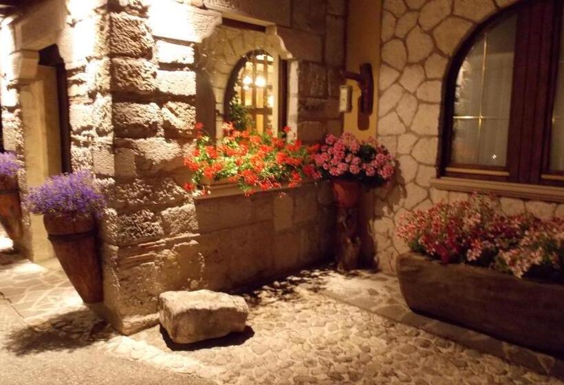 فندق Altopiano Delle Rocche