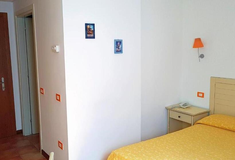 בית מלון כפרי Villa Tramonto Direttamente Sul Mare