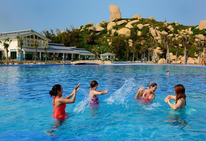 渡假胜地  Naqin Geological Ocean Park