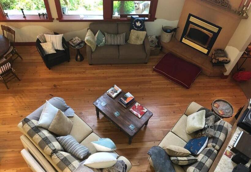 Sunshine Villa B&b