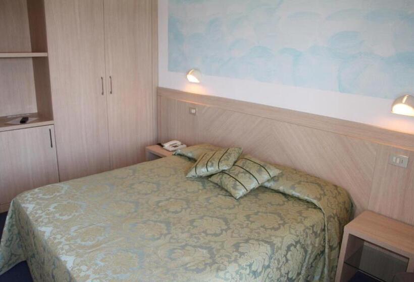 בית מלון כפרי Touring Spiaggia