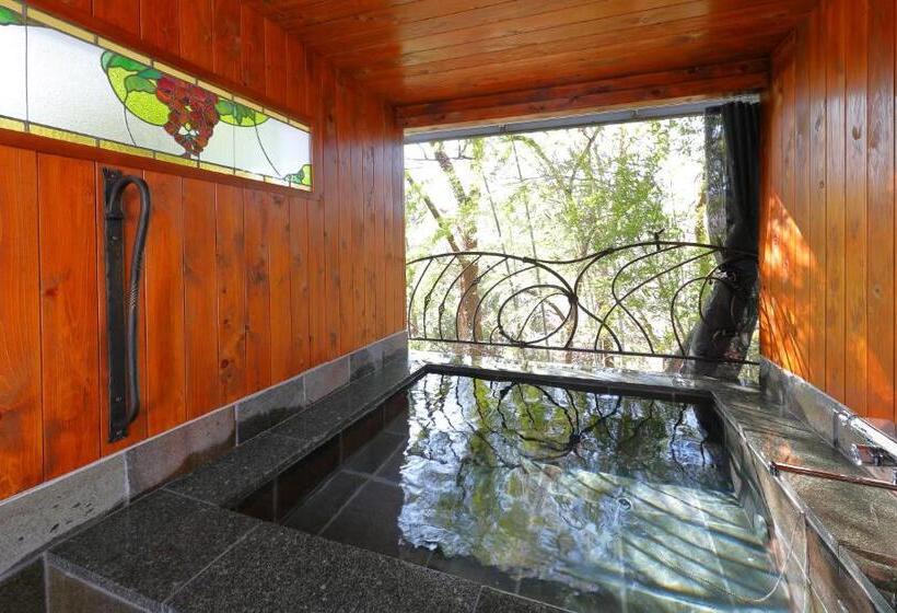 Pensión 小さなホテルセラヴィ