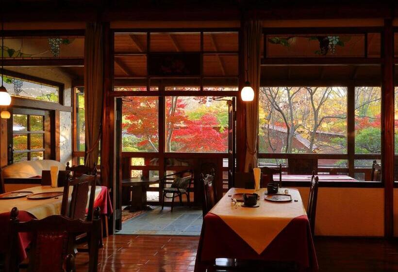 Pensión 小さなホテルセラヴィ