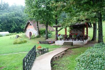 پانسیون Guest House Lauvaskalni
