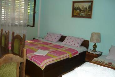 پانسیون Rooms Banićević