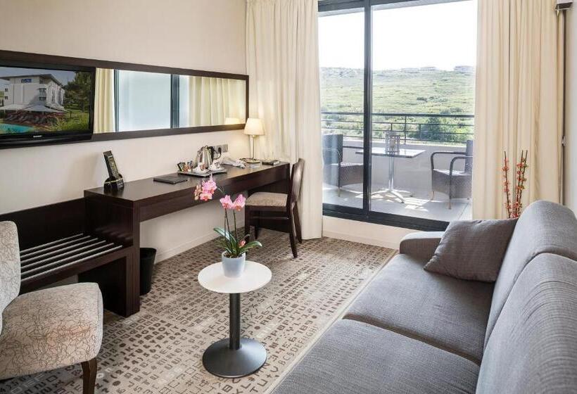 هتل Mercure Aix En Provence La Duranne Gare Tgv