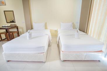 هتل Aura Residence