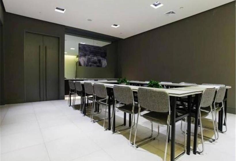 Отель Goldmet Inn Chengdu Baiguolin Underground Station