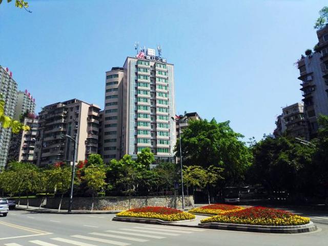 هتل Jinjiang Inn Zigong Tongxing Road Branch