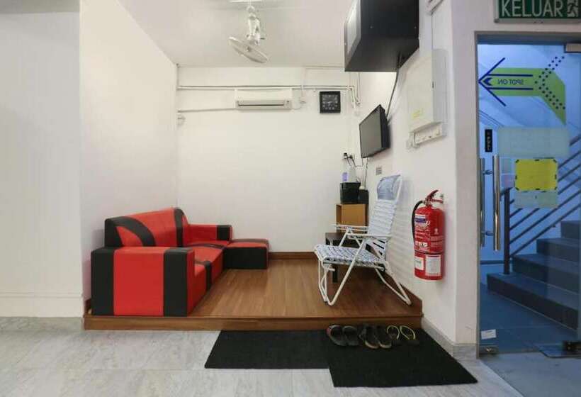 فندق صغير Spot On 89795 The Space Inn