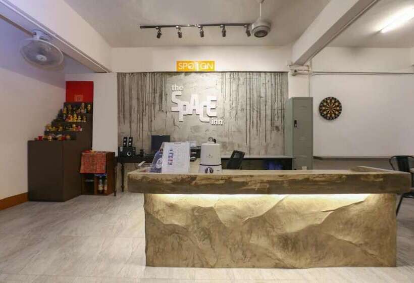 فندق صغير Spot On 89795 The Space Inn