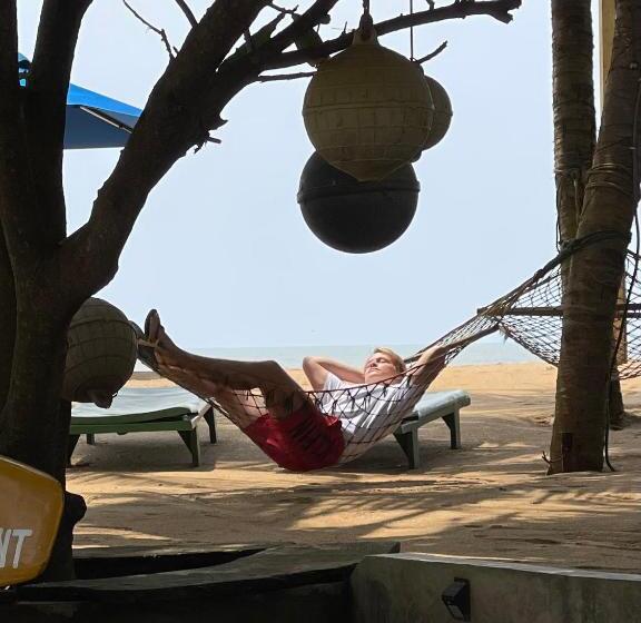 تختخواب و صبحانه Coconut Bay