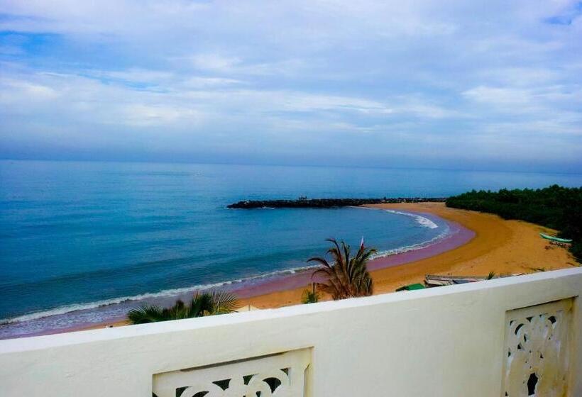 تختخواب و صبحانه Coconut Bay
