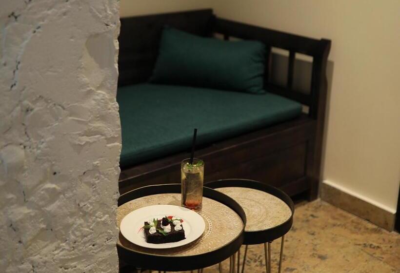 تختخواب و صبحانه Toon Armeni Guest House