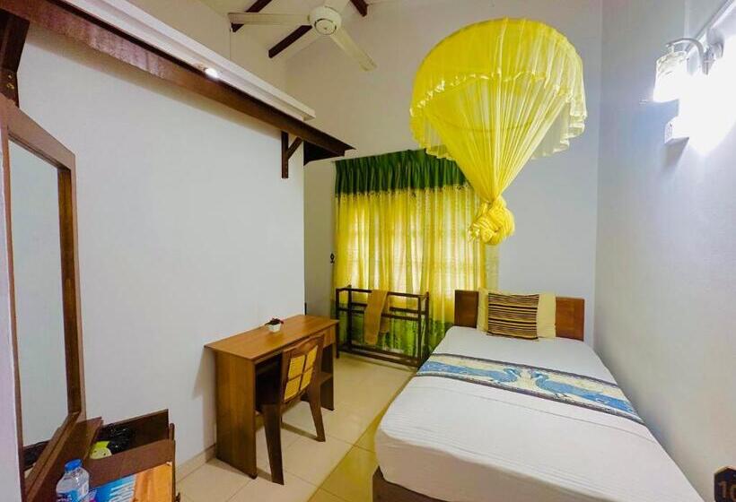 New Peacock Resort