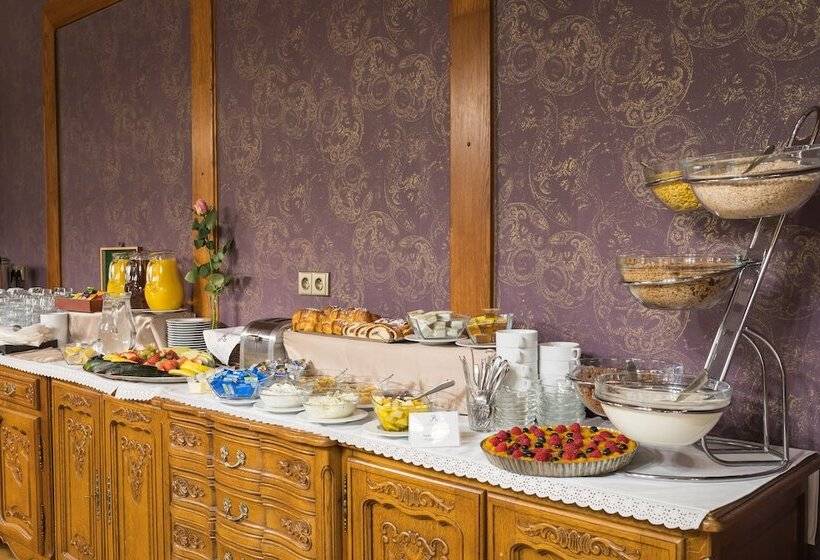 استراحتگاه Wellness & Spa Hotel Villa Regenhart