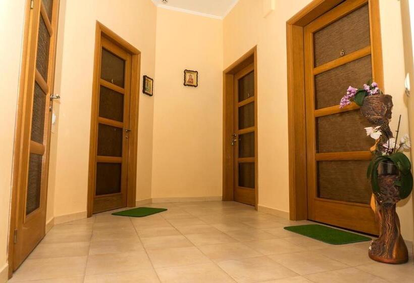 Auberge Hôtelière кімнати в центрі