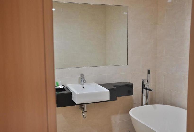 هتل Emerald  Pangandaran