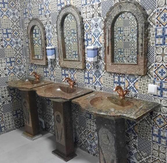 هتل Hôtel Mandy